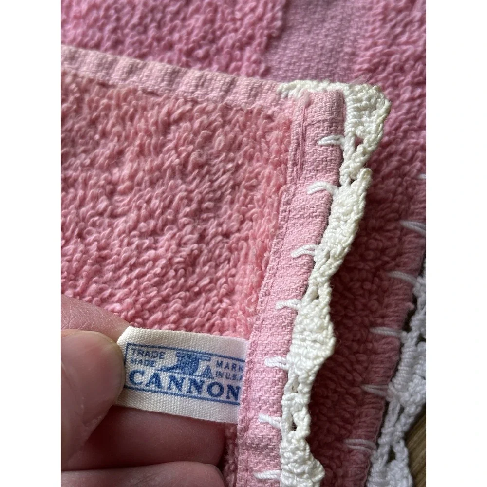 Vintage Cannon USA Pink Crochet Detail Heart Basket Bath Towel & Washcloth Set